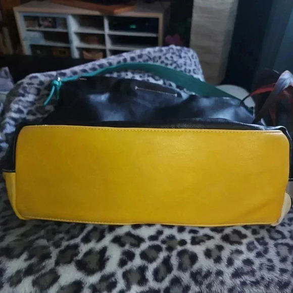 United Colors of Benetton | VINTAGE Pure 80's Slouchy Faux Leather Shoulder Bag - Picture 17 of 17